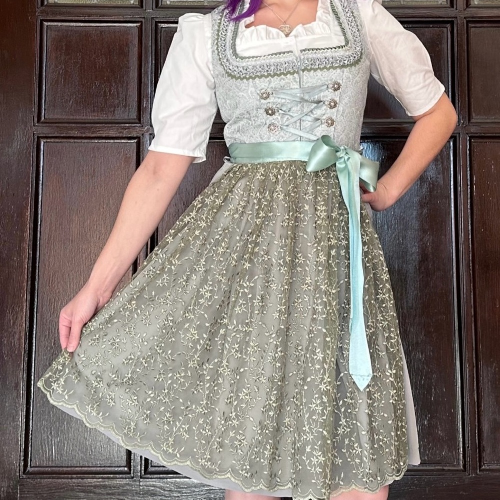 Ernst Licht Traditional German Dirndl – Gisela Dirndl size 12